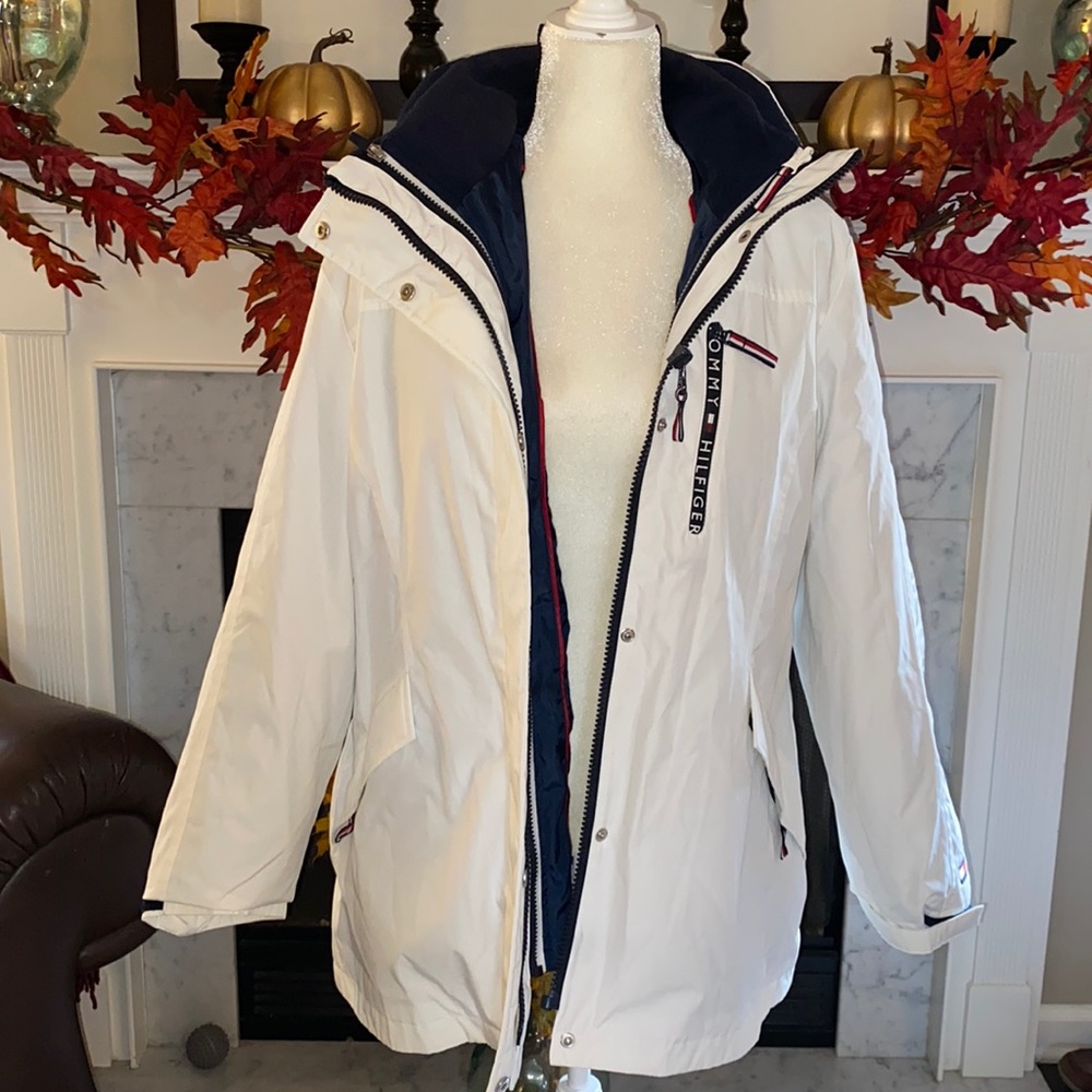 Gorgeous like new 2 piece Tommy Hilfiger Jacket Set